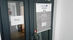 rumobil-vchod-z-boku.jpg